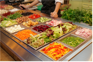 학교급식 샐러드바 이용가능… ‘자율선택급식’ 도입한다